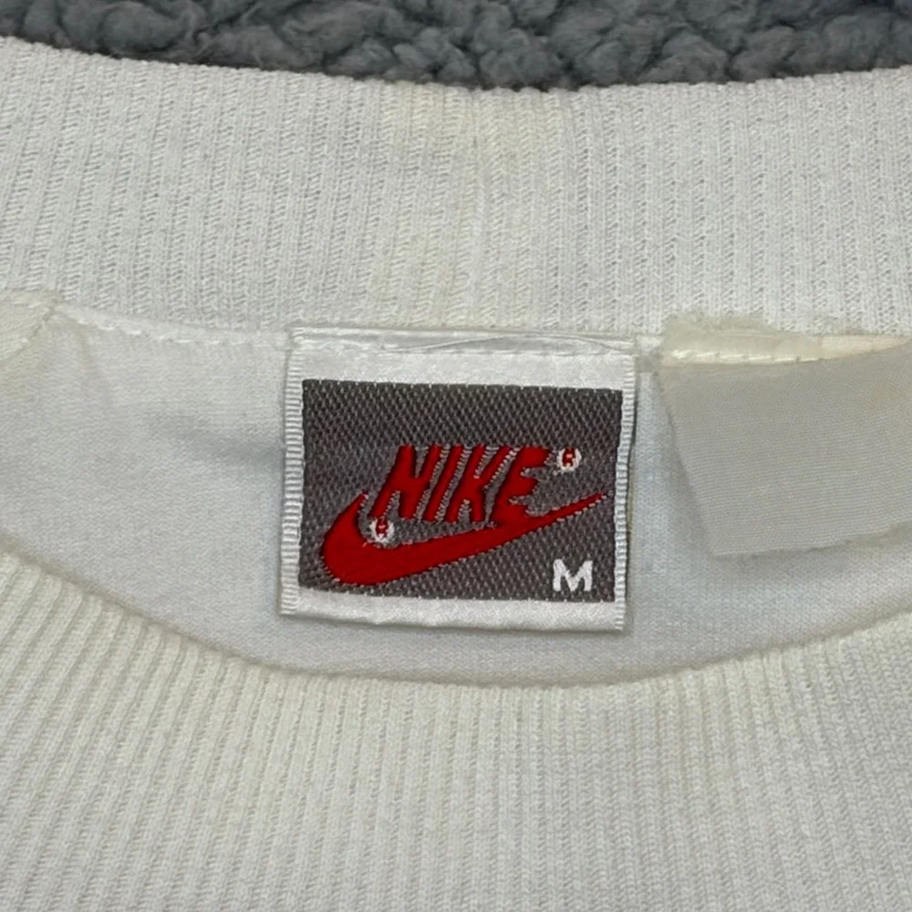 VTG Nike Sweatshirt Women M‎ White Embroidered Swoosh Logo Crewneck Pullover 90s